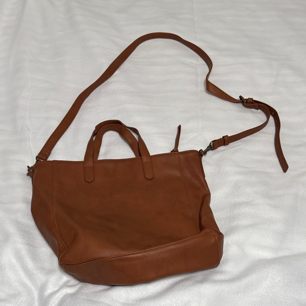 Universal Thread Tan Crossbody Bag